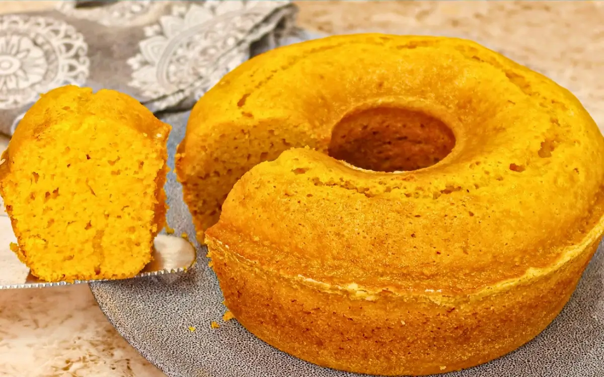 Bolo de Cenoura Fofinho com Óleo e Manteiga