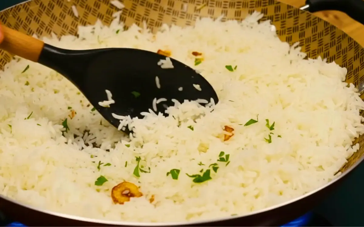 Como Fazer Arroz de Frigideira Rápido e Saboroso?