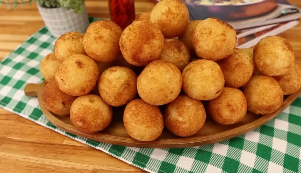 Bolinho de Mandioca Frito com Queijo