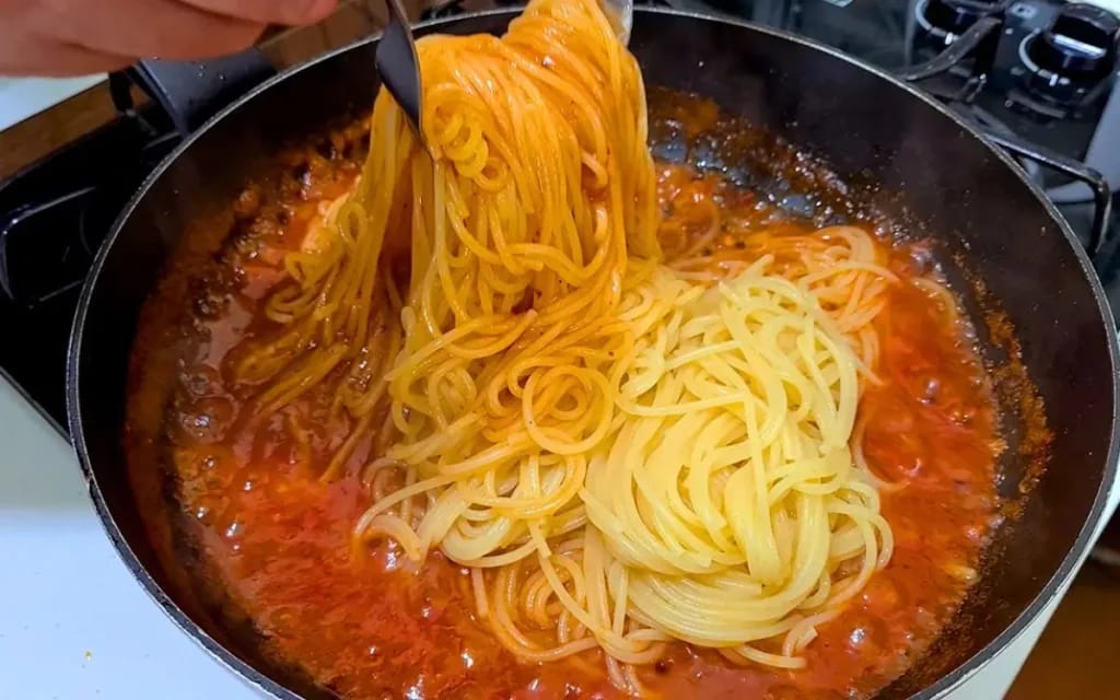 Macarrão Com Molho de Tomate Perfeito