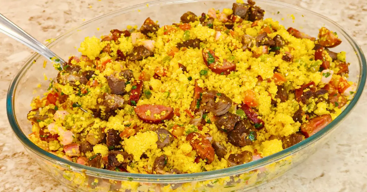 Cuscuz Nordestino com Carne de Sol, Bacon e Calabresa